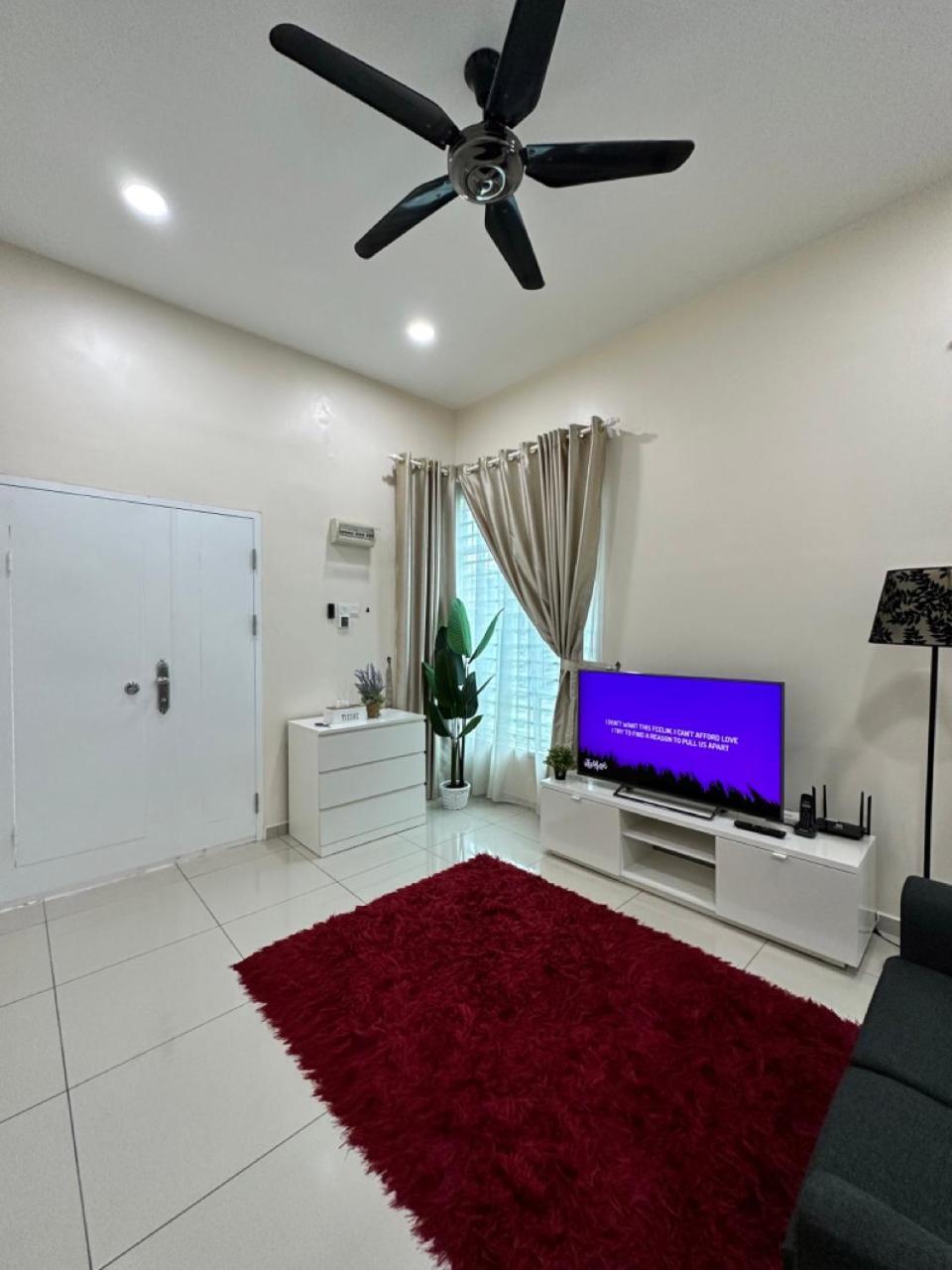 Rumahku Homestay, Taman Jasin Perdana ภายนอก รูปภาพ