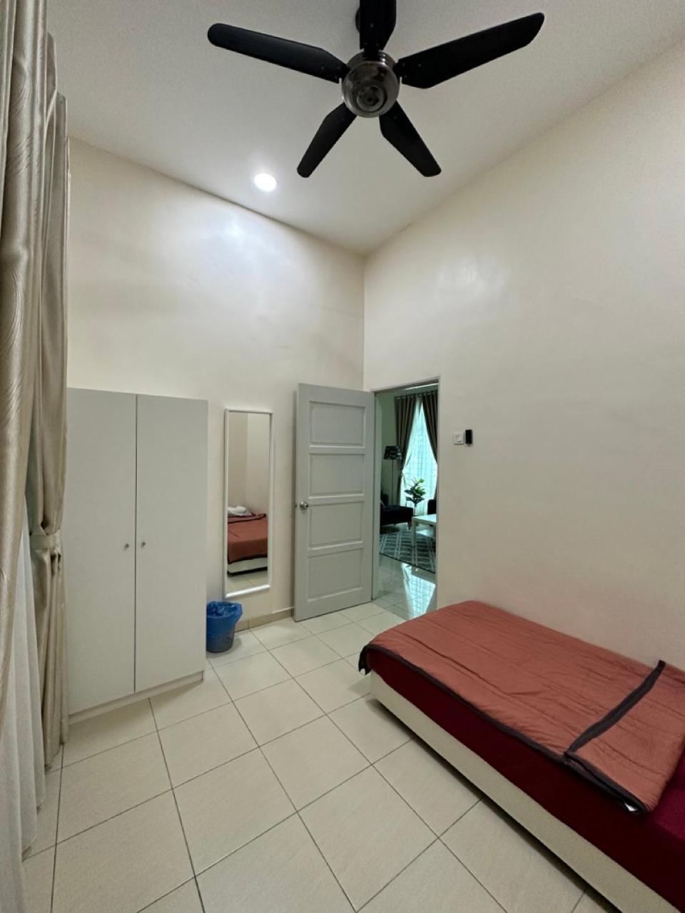 Rumahku Homestay, Taman Jasin Perdana ภายนอก รูปภาพ