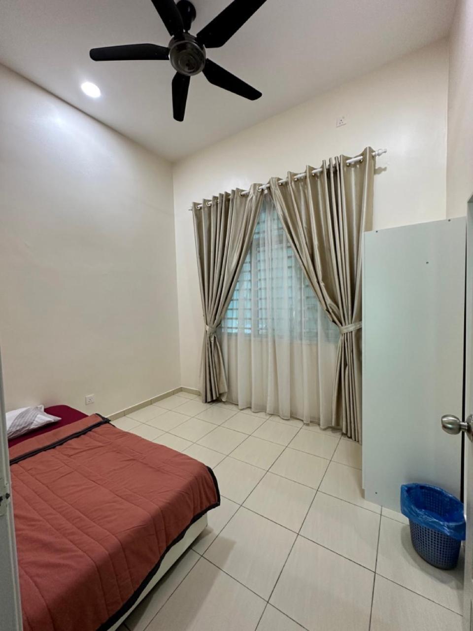 Rumahku Homestay, Taman Jasin Perdana ภายนอก รูปภาพ