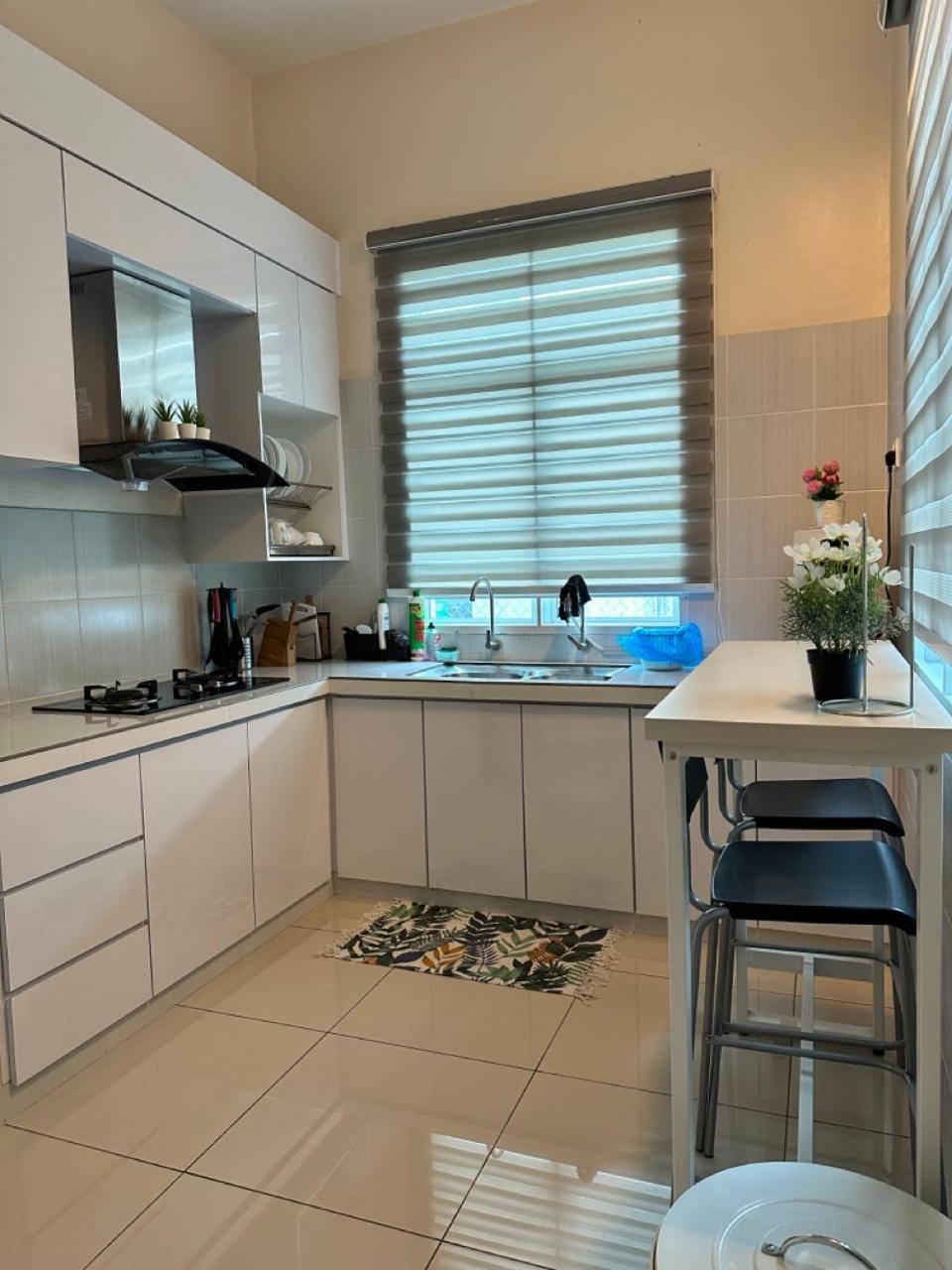 Rumahku Homestay, Taman Jasin Perdana ภายนอก รูปภาพ